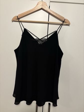 Top Pieces schwarz mit Spitze