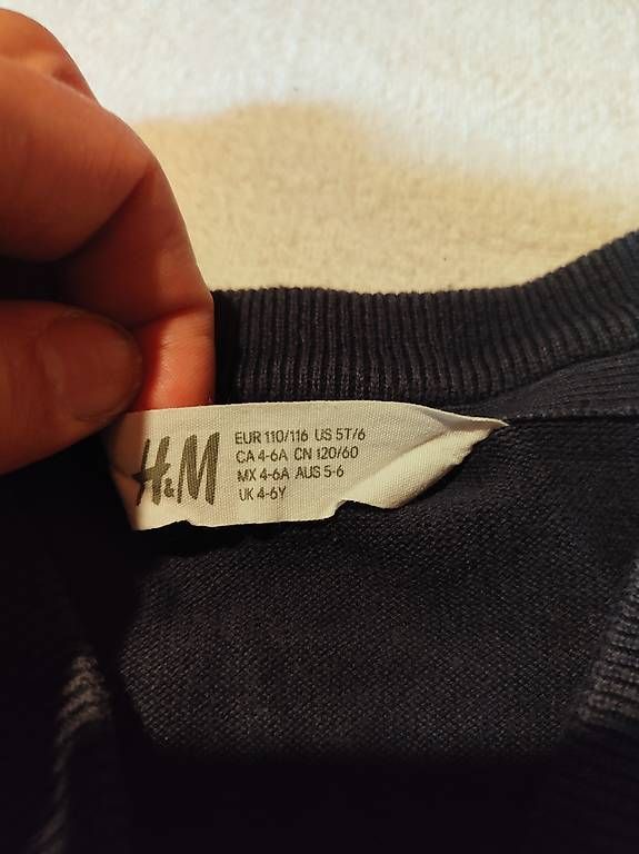 Maglioni & Felpe: Langarmshirt und Strickjacke Gr.110/116 – Usato da Zürich venduto da aendiiii 1