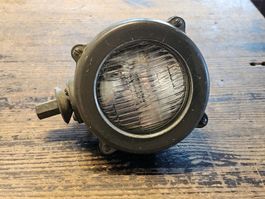 Militärfahrzeug-Lampe vom Strassenrand