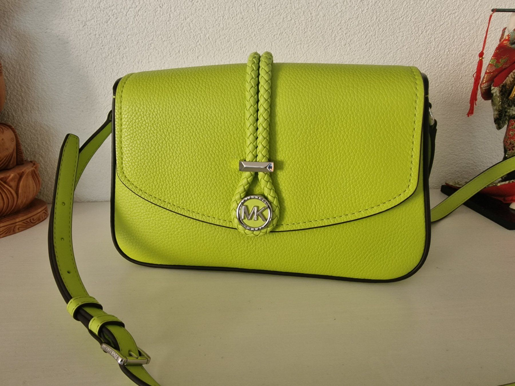 Michael Kors Taschen für Damen: Michael Kors Leder Umhängetasche – Gebraucht aus Münsingen von InnaN