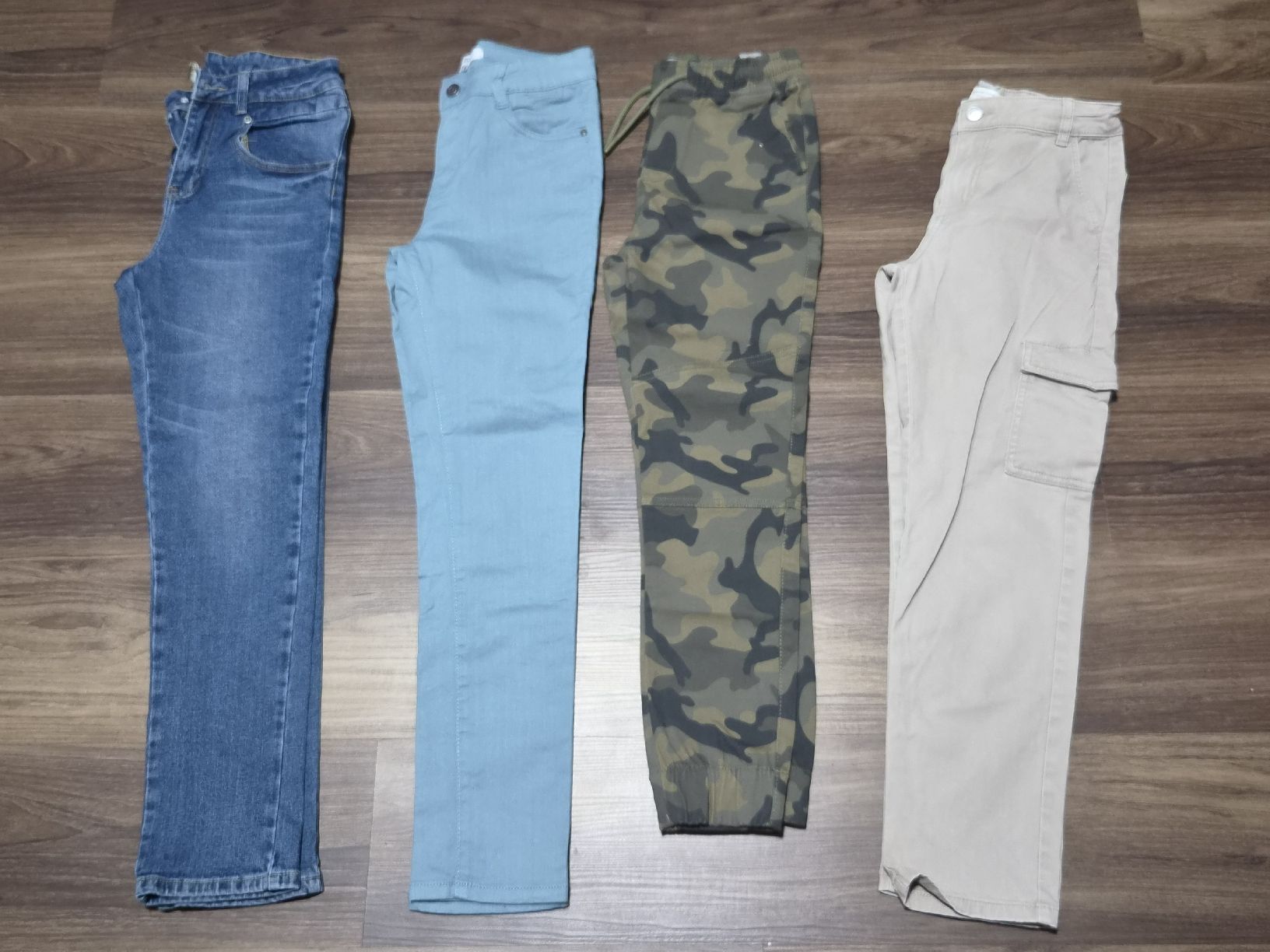 Kleiderpakete & -sets: Kleiderpaket Hosen Grösse 152 – Gebraucht aus Altishofen von tammy05