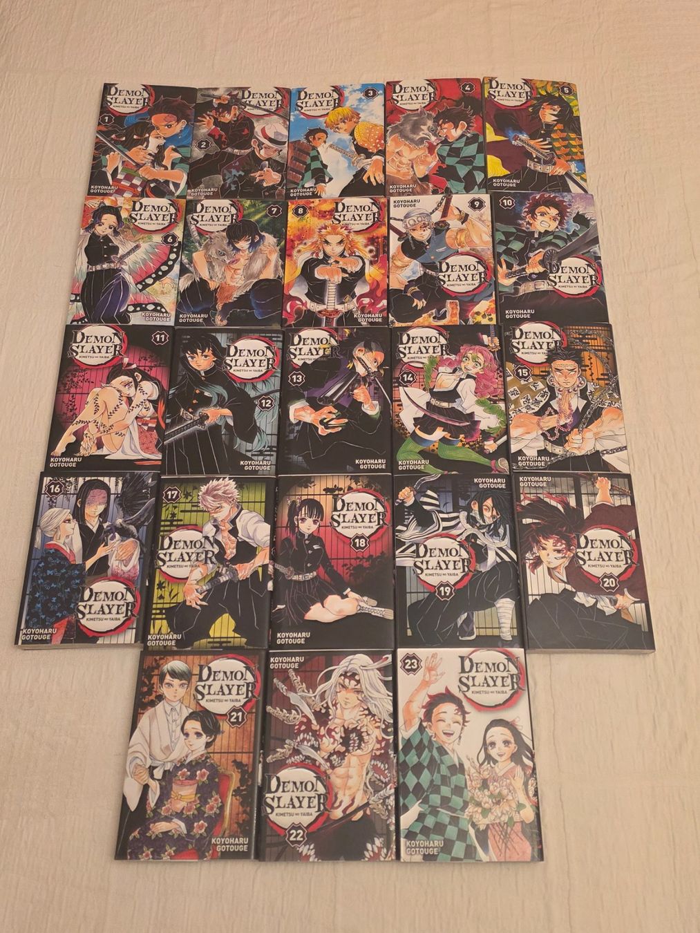 BD: Demon Slayer set complet tome 1 à 23 édition FR – D'occasion à Begnins par Frosisa