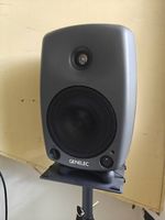 Genelec 8030 B - aktive Studio Lautsprecher mit Stativen