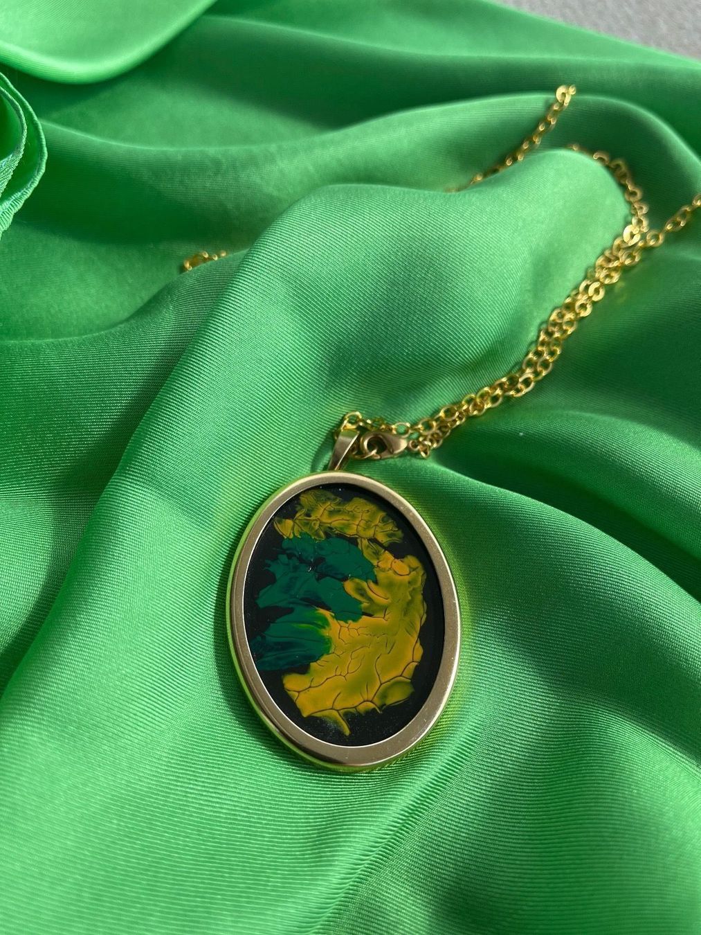 Catenine: Wunderschöne Kette mit Medaillon – Usato da Winkel venduto da KaschmirArt 7