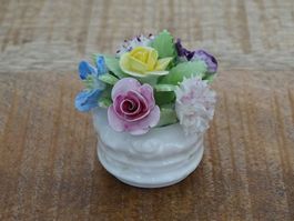 Wunderschönes Royal Adderley Floral Arrangement