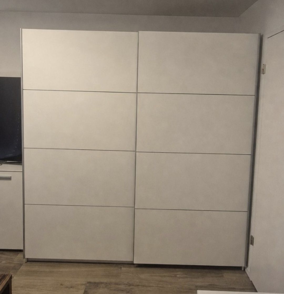 Armadi: Schiebetürenschrank weiss 200cm breit – Usato da Seuzach venduto da Xeroz