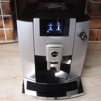 Jura E 6 Kaffeevollautomat Jg. 23