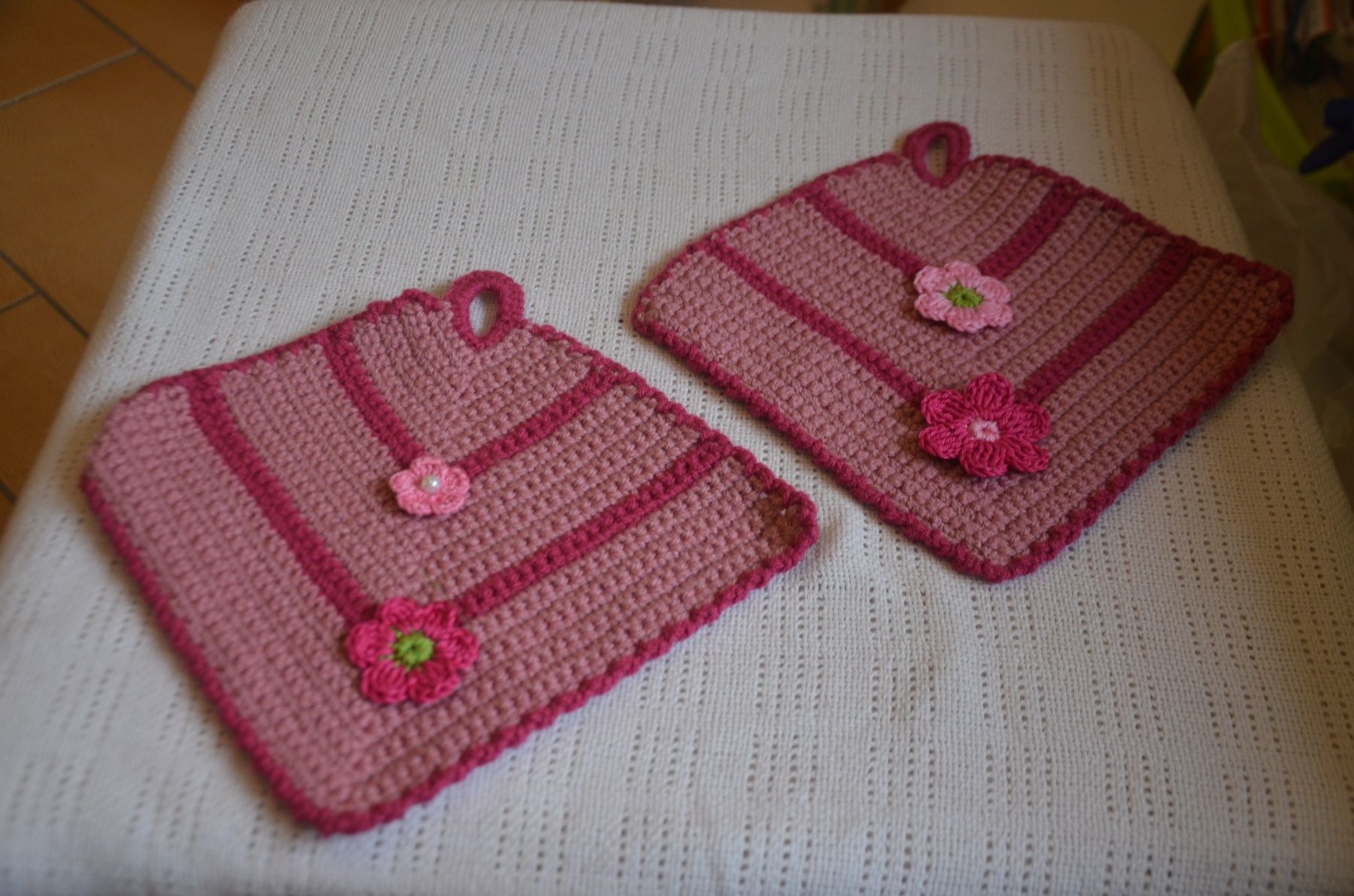 Tutte le decorazioni: 2 STUCK TOPFLAPPEN - NEU - (E) – Nuovo e nell'imballaggio originale da Chiasso venduto da Dolly015