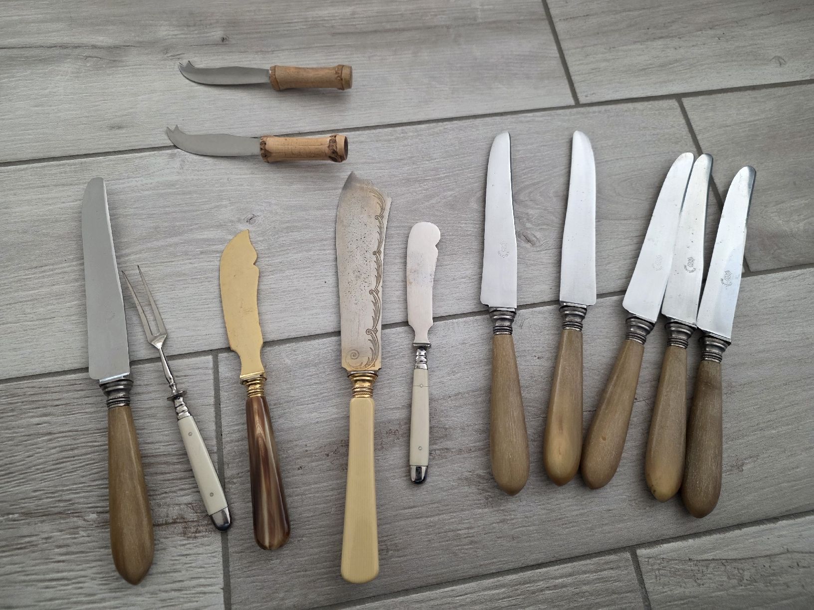 Set di posate: Besteck Lot – Usato da Dorf venduto da Echo_Elements