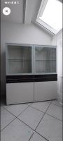 Schöne Vitrine mit Glastüren, Wohnzimmerschrank