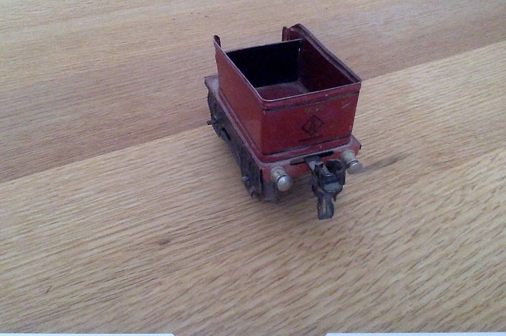 Modellini di ferrovie: Blecheisenbahn Wagen Antik – Usato da Pratteln venduto da pforter01
