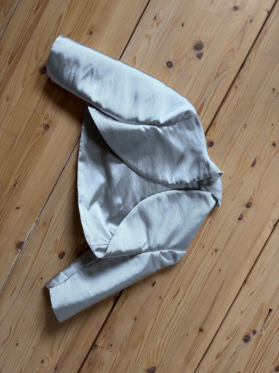 Bolero: Damen Bolero silber – Nuovo (secondo la descrizione) da Krummenau venduto da lorenascherrer 1