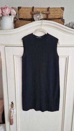 Schlichtes DRYKORN Strickkleid