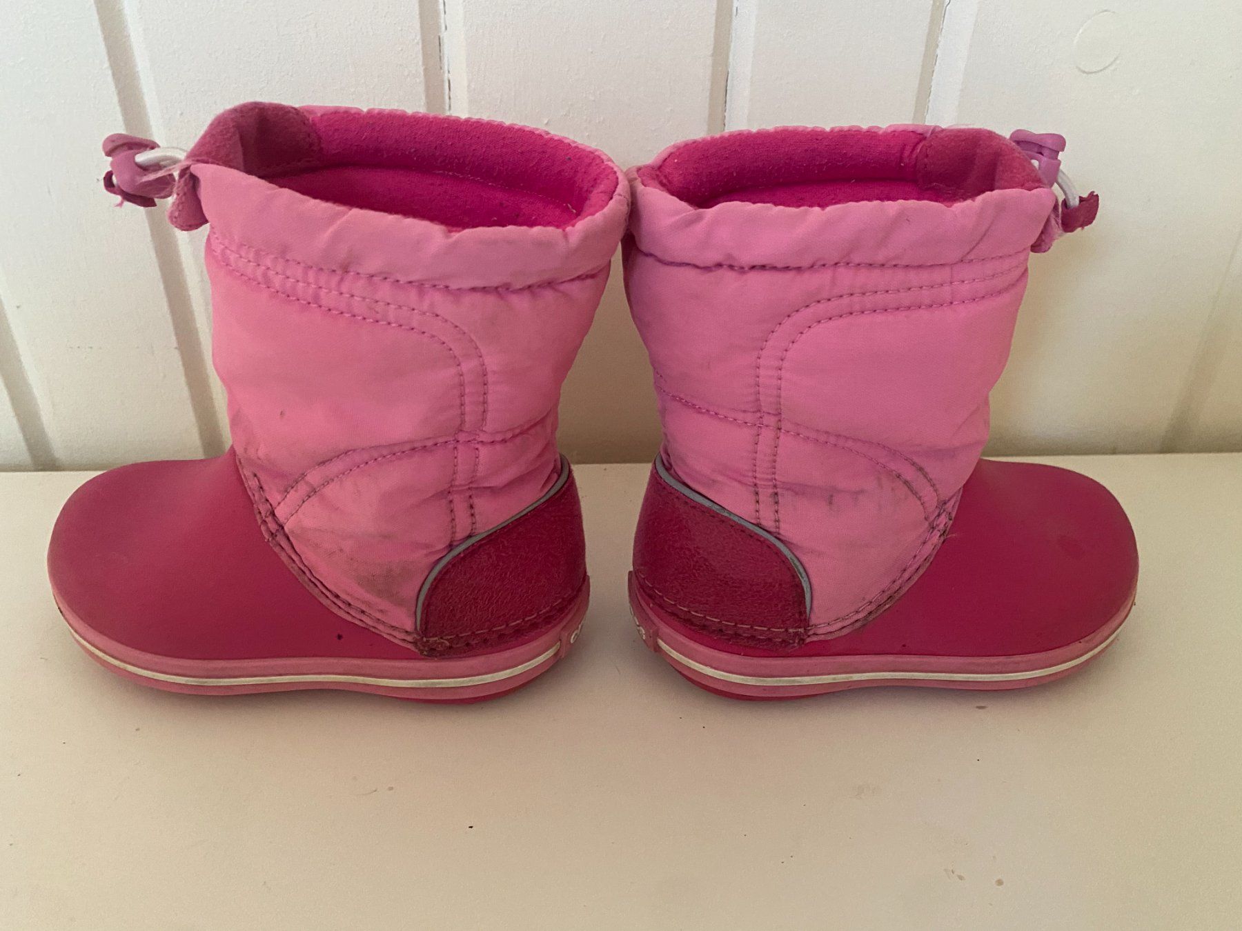 Crocs Scarpe per ragazzi: Winterschuhe Kinder Grösse 22 von Crocs – Usato da Richterswil venduto da Mano1st 2