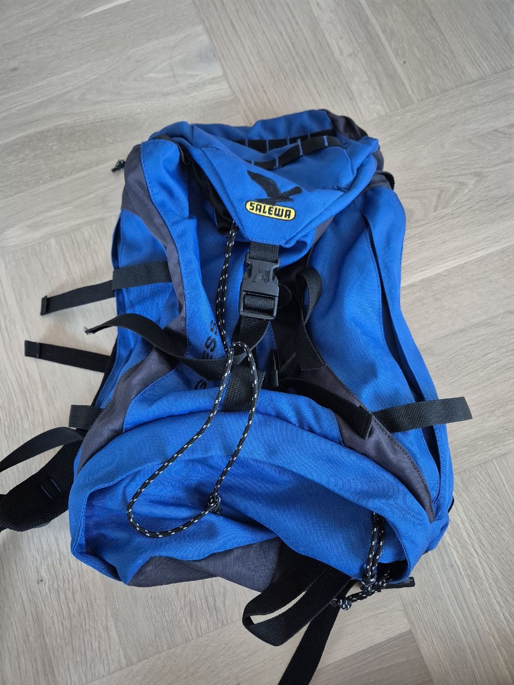Salewa Zaini: Salewa Wanderrucksack 32 Liter – Usato da Küsnacht ZH venduto da Nitzgi