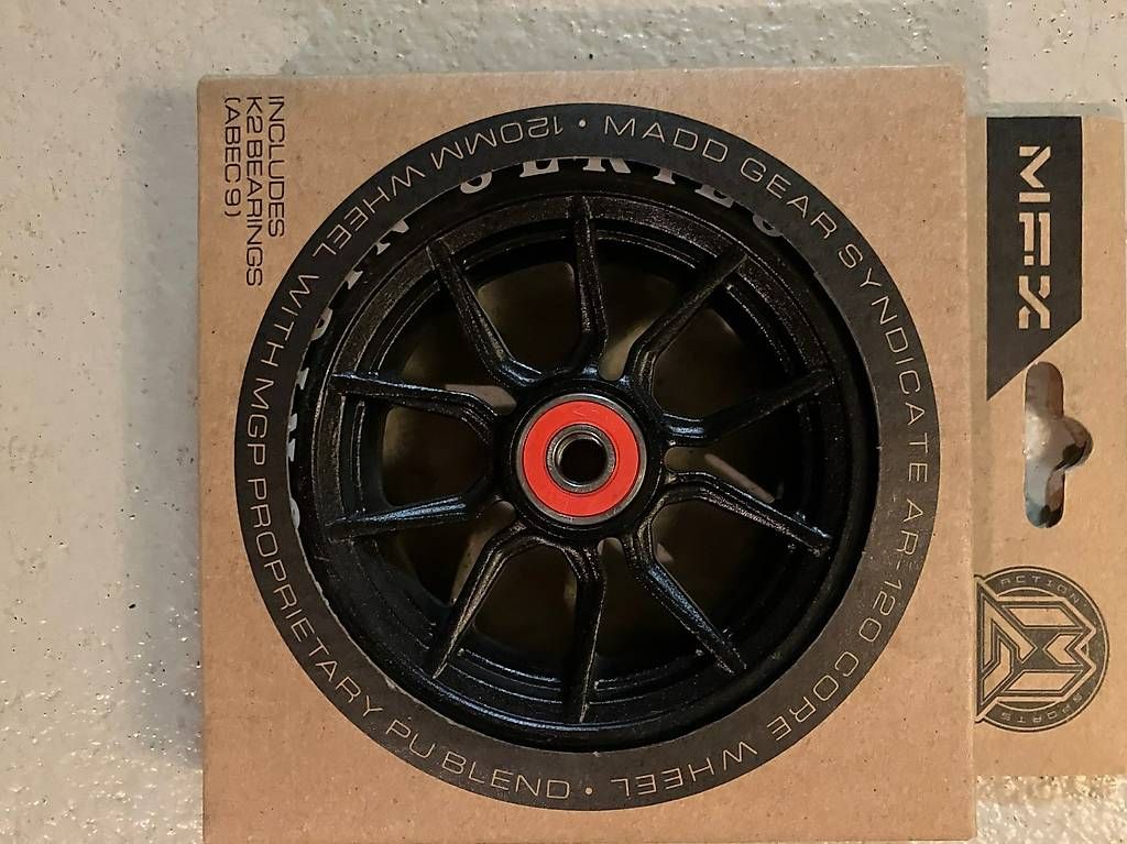 Pneumatici & Ruote complete: 120mm Core Wheel – Nuovo e nell'imballaggio originale da Sursee venduto da Pierre-Emerick 1