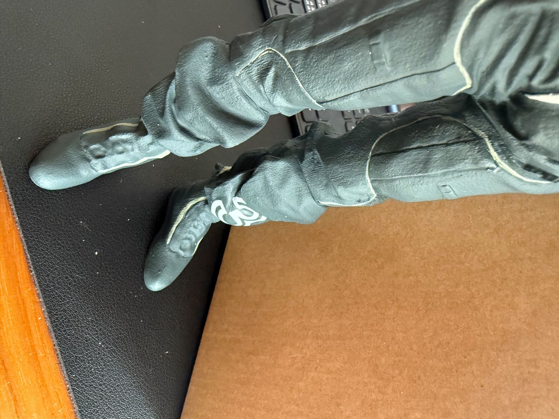 Figuren: Breitling Jet Team Pilot – Neu und originalverpackt aus Bettlach von val_95hq 1