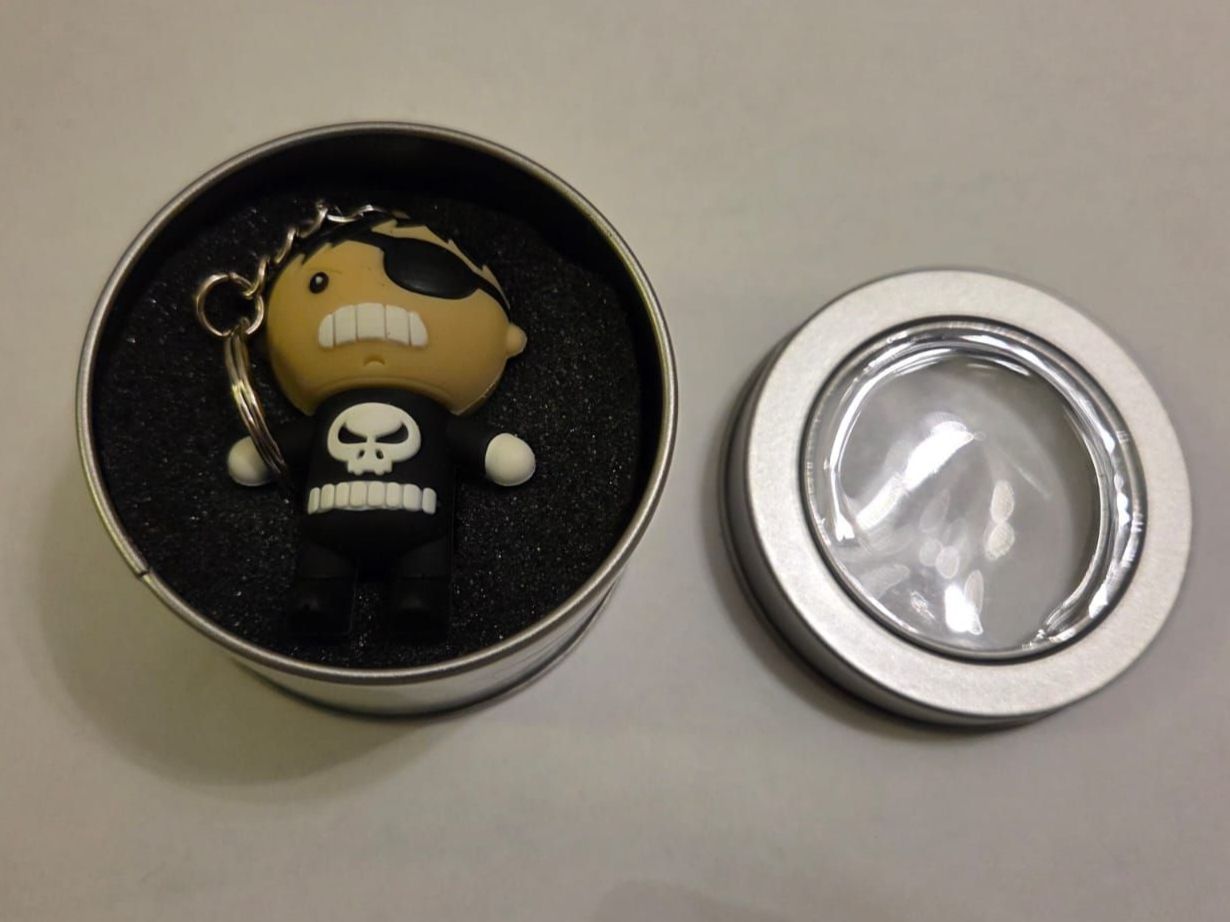 USB Sticks: Clé USB 4GB / Porte-clés Punisher Marvel Neuf – Neu und originalverpackt aus Territet von Cenh 4