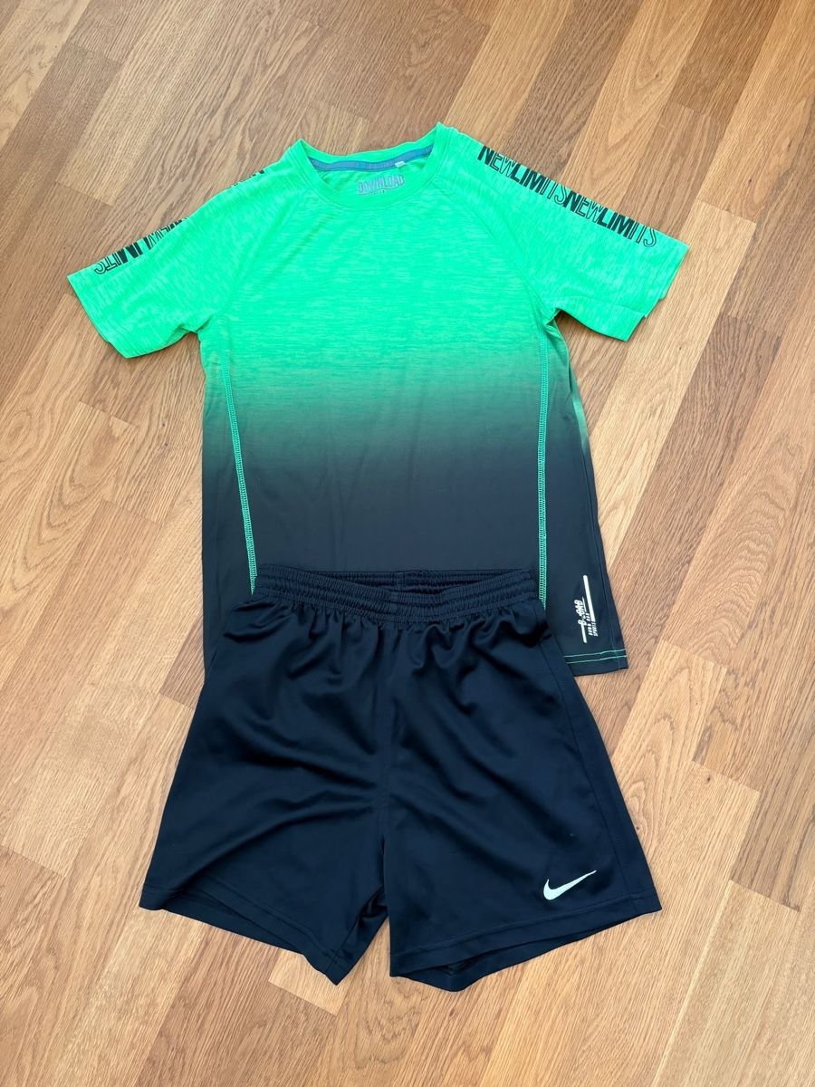 Nike Canottiere & Pantaloni: Sportdress – Usato da Schlierbach venduto da Deepblue76
