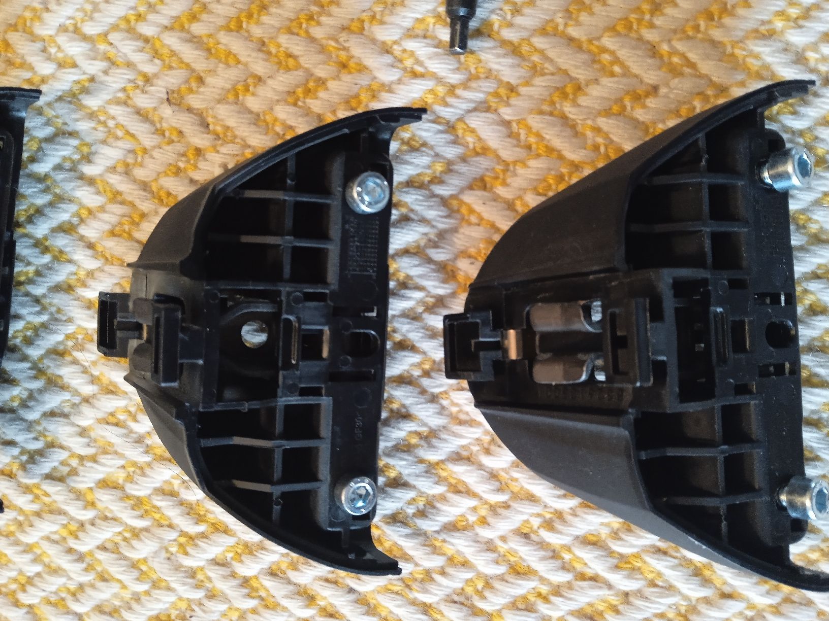Thule Portapacchi: Thule rapid system 753 (4 pieces for 2 Thule bars) – Usato da Carouge GE venduto da fed_9rxh 2