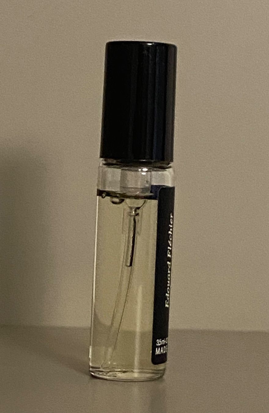 Frédéric Malle Parfums & Eau de Toilette: FRÉDÉRIC MALLE Une Rose Edp 3,5ml Batch code 2014 plein – Neuf (Voir description) à Genève par kik_8jd6 1