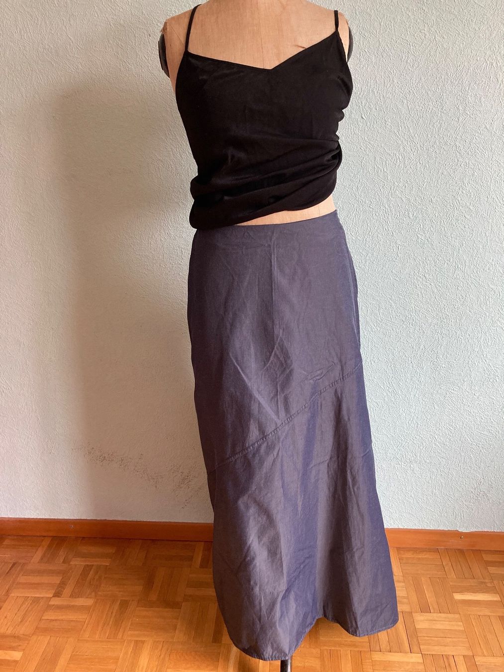 Gonne: Jupe bleue satinée taille 38 – Usato da Genève venduto da ct_fqr8