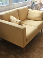 schönes senfgelbes 2er Sofa, waschbar