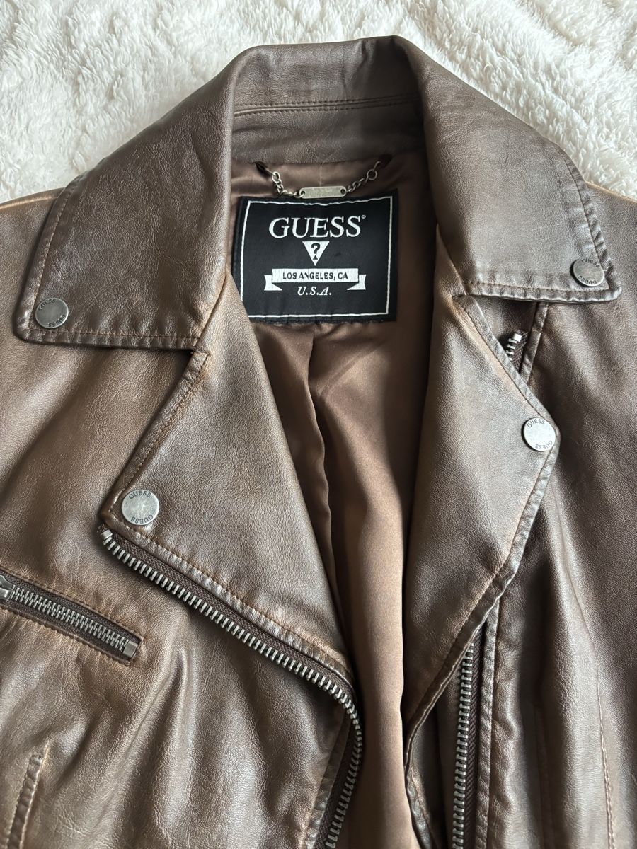 Guess Giacche: Guess Jacke gr.38 Neu  – Nuovo (secondo la descrizione) da Zug venduto da Biki72