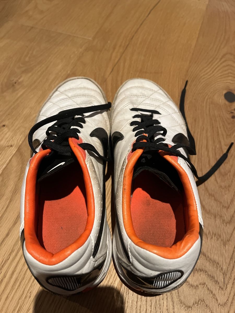 Nike Herrenschuhe: Nike Fussballschuhe Gr. 40.5 – Gebraucht aus Balmberg von Berglihof 2
