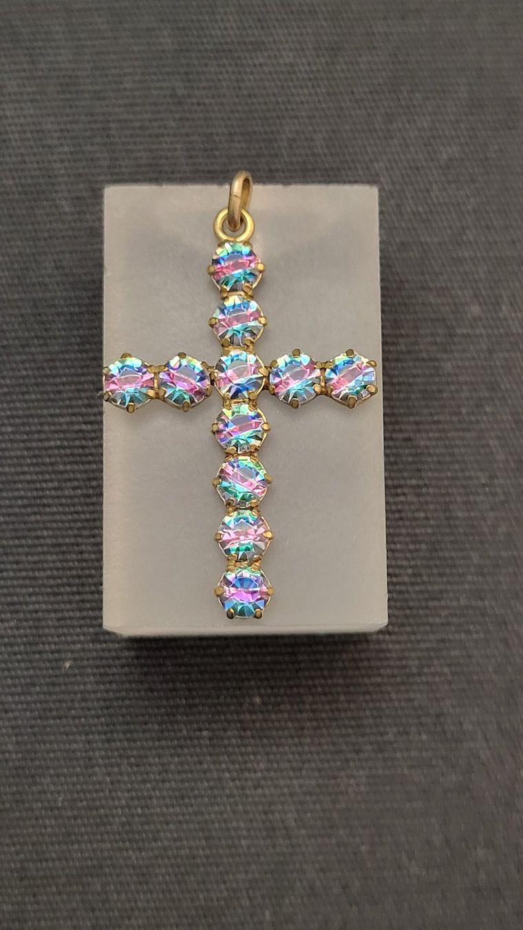 Pendentifs: Kreuz-Anhänger Rheinkiesel – D'occasion à Basel par spinne02 1