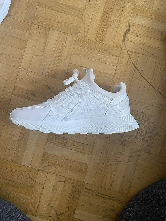 Scarpe da donna: Weiße Sneaker | EKN – Usato da Laufen venduto da Looc_ 3