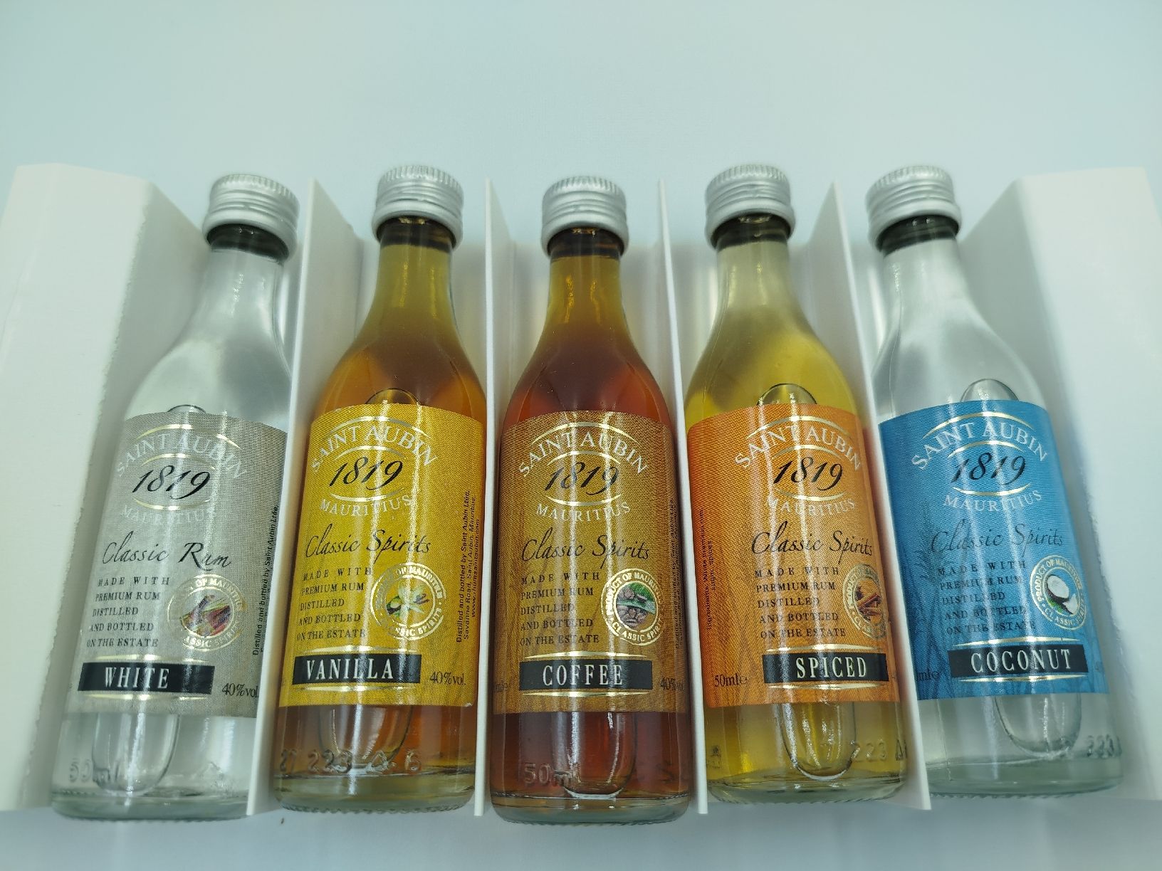 Bevande alcoliche: Saint Aubin Rum Set, 5 Sorten, Mauritius 5x 50 ml – Nuovo e nell'imballaggio originale da Bäch SZ venduto da Swissy46 1