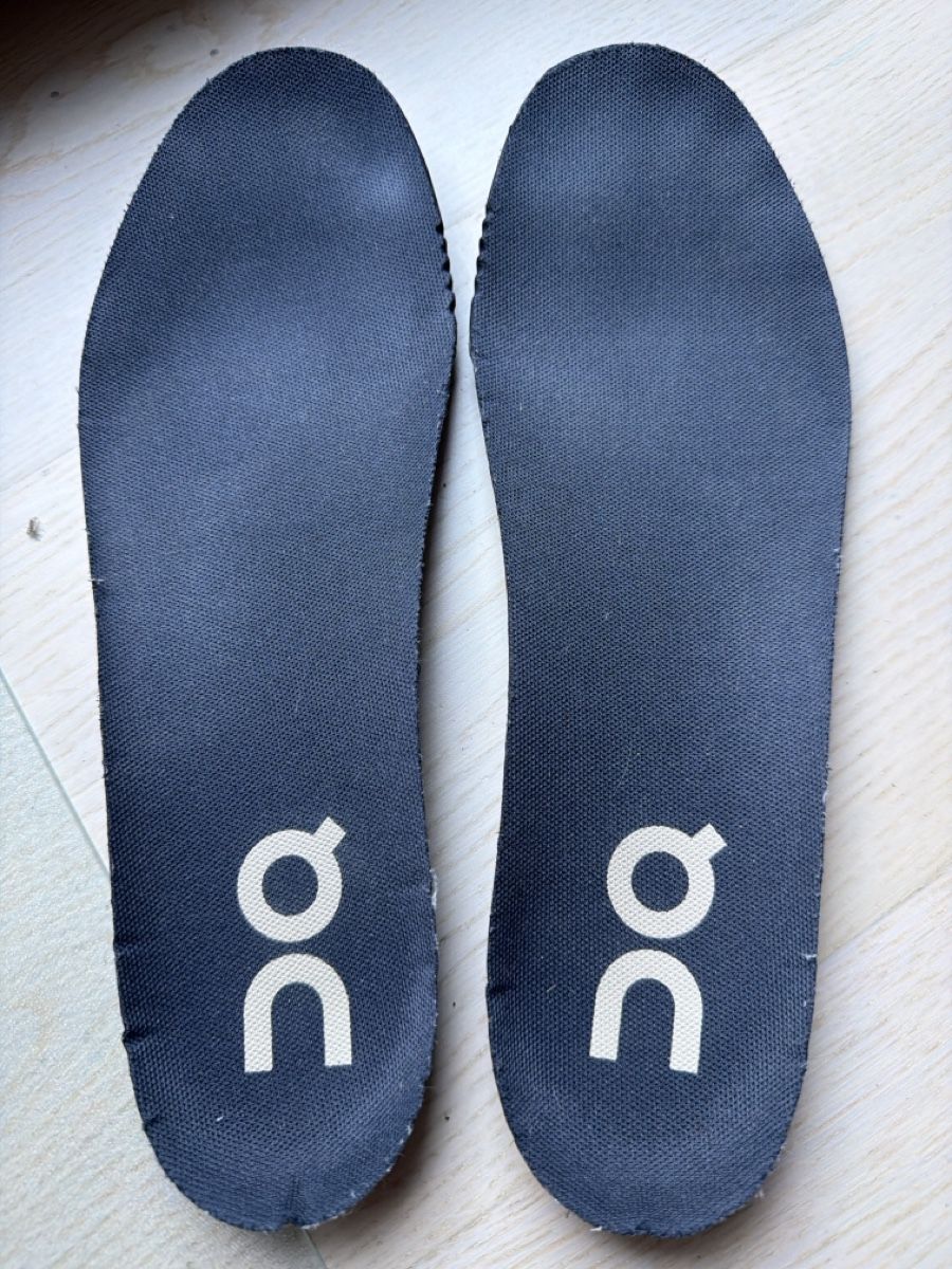 On Herrenschuhe: On running shoes 42.5  – Gebraucht aus Mont-sur-Lausanne von sashwindow 5