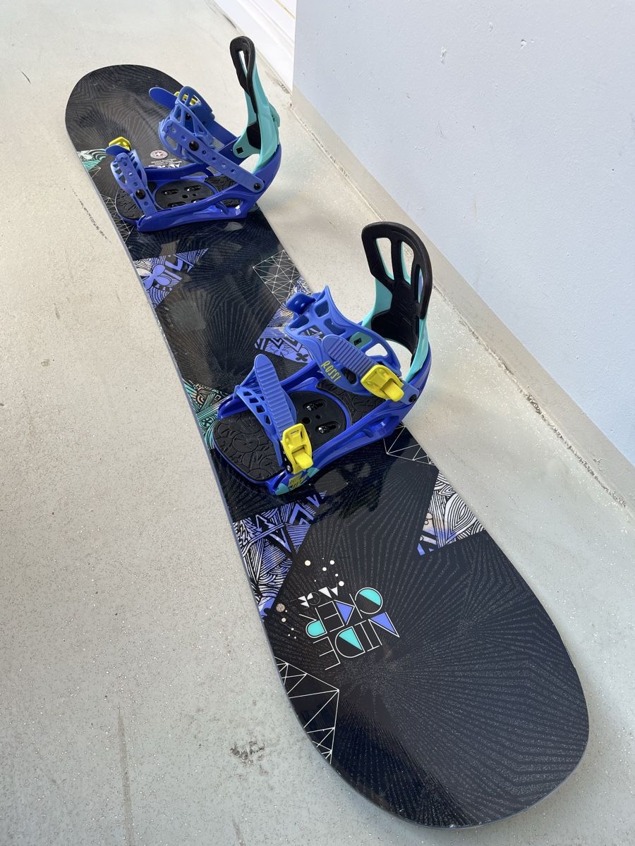 Board: Nidecker Snowboard 145cm inkl. Bindung  – Usato da Horgen venduto da pupcia01