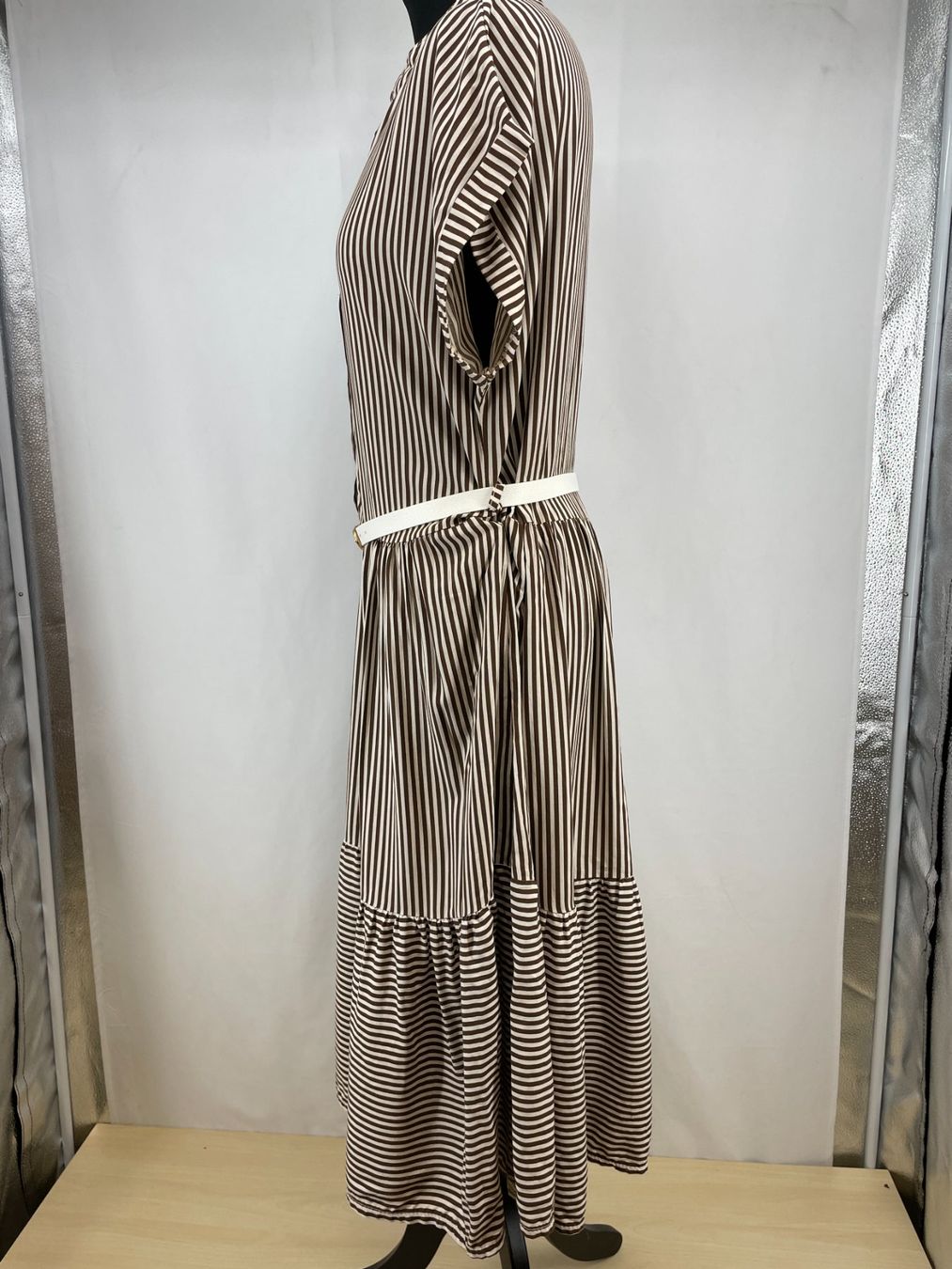 Kleider: AMBRA Robe brun-blanc rayée – Gebraucht aus Lausanne von PlusValue_Lausanne 1