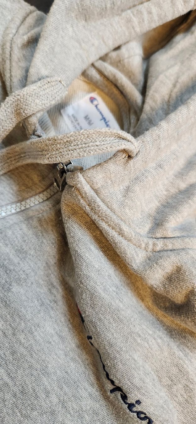 Champion Giacche: Champion Sweatjacke Gr. M – Usato da Lyss venduto da Urma5 1