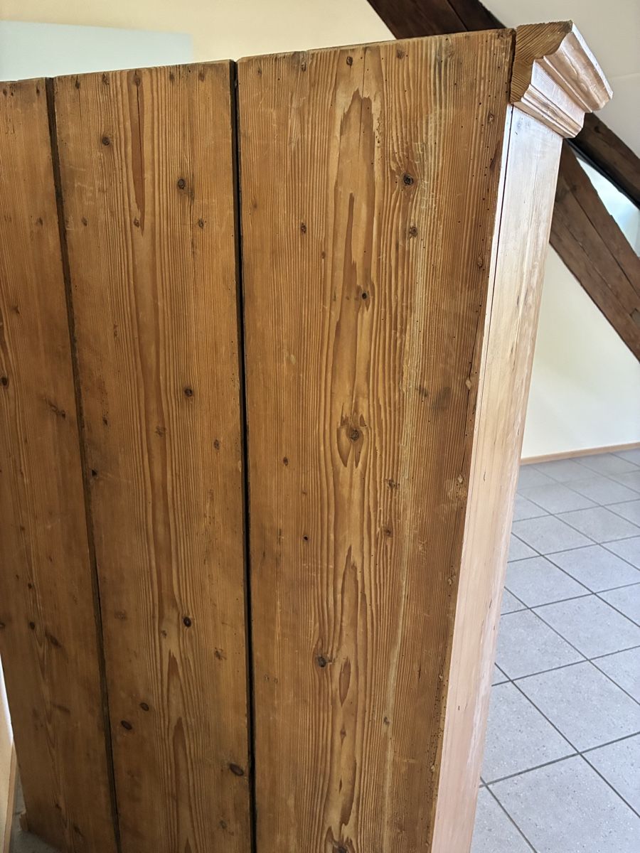 Armadi: Antiker Tannenholz Schrank – Usato da Ranflüh venduto da SwR_E19 4