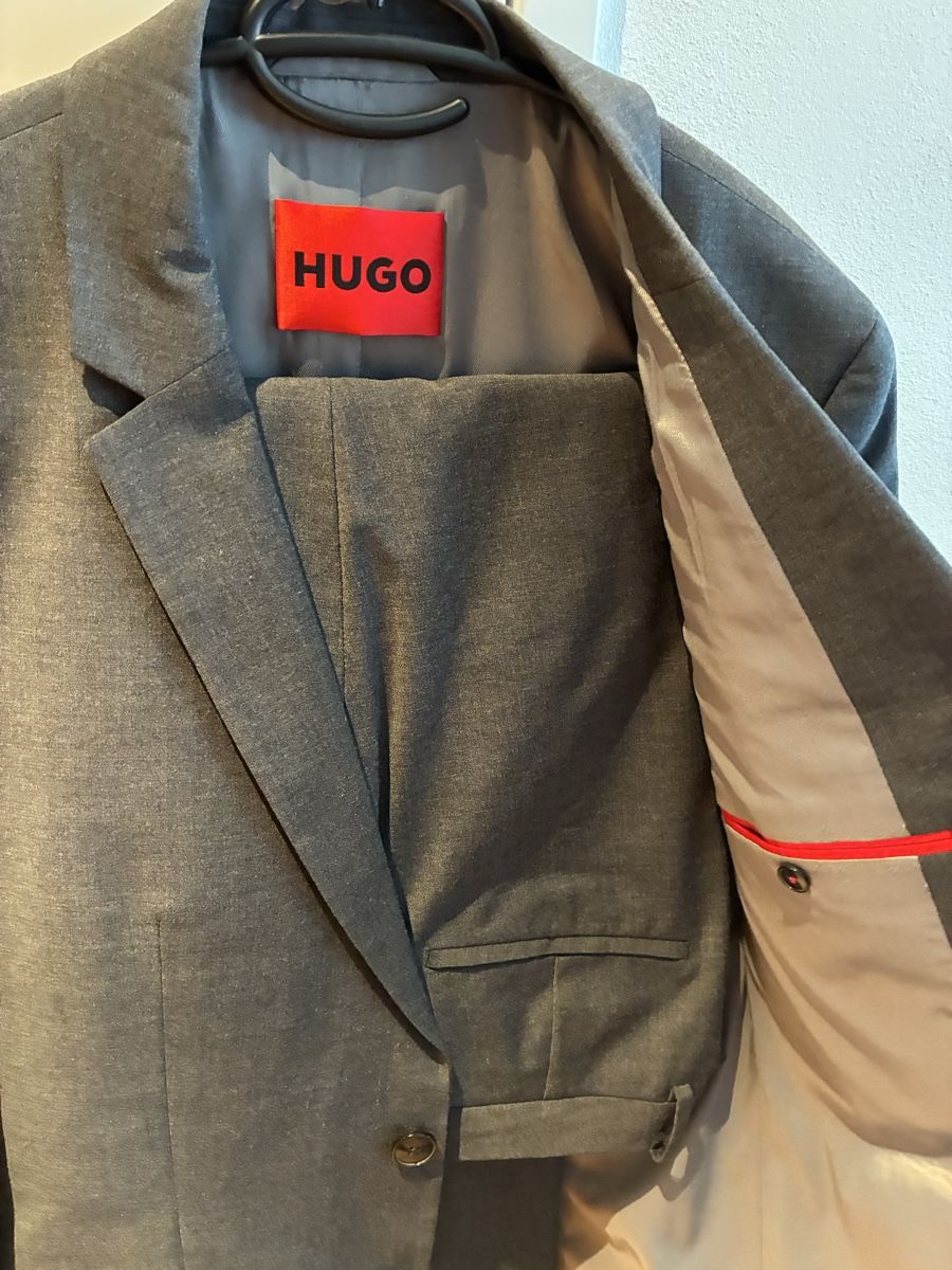 Hugo Boss Costumes: Hugo Anzug Herren Grau – D'occasion à Wangen SZ par el_paso08 1