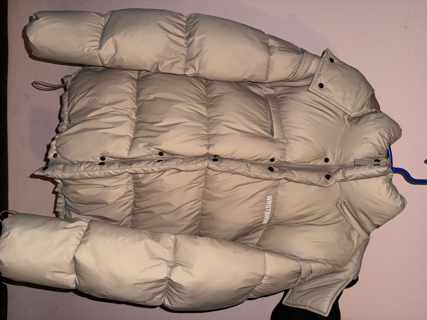 Giacche: Worst Behavior Silas Puffer Jacket Unisex – Usato da birsfelden venduto da jaycee26 3