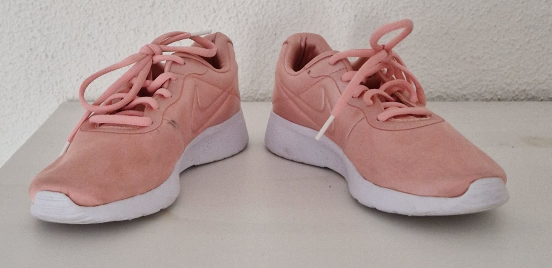 Nike Scarpe da donna: 25) Nike Tanjun Premium – Nuovo (secondo la descrizione) da Menziken venduto da chs_xd76