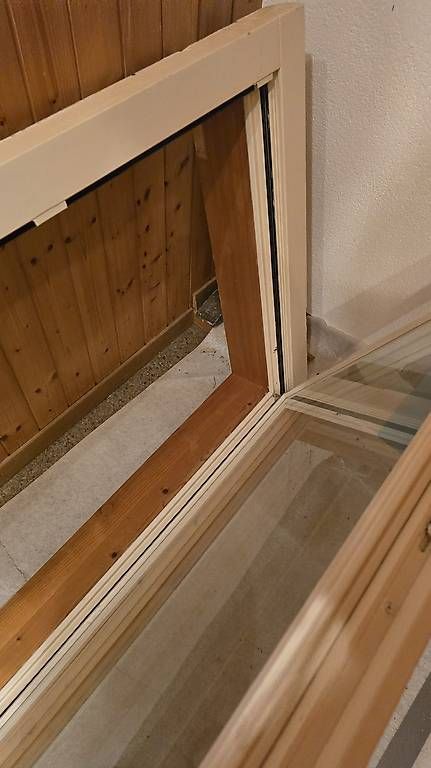 Finestre: Fenstertür mit Rahmen und Futter – Usato da Wohlen b. Bern venduto da Seboche 2