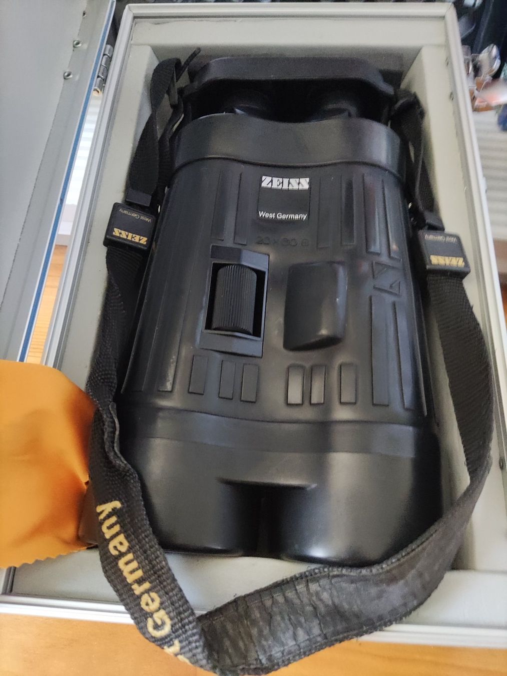Zeiss Binocoli: Zeiss Feldstecher 20x 60 S mit Stabilisator – Usato da Solothurn venduto da Csw1 1