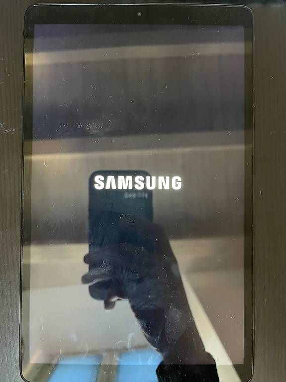 Tablet PC: Vendo galaxy tab A  – Usato da Riva San Vitale venduto da gab_6qhv