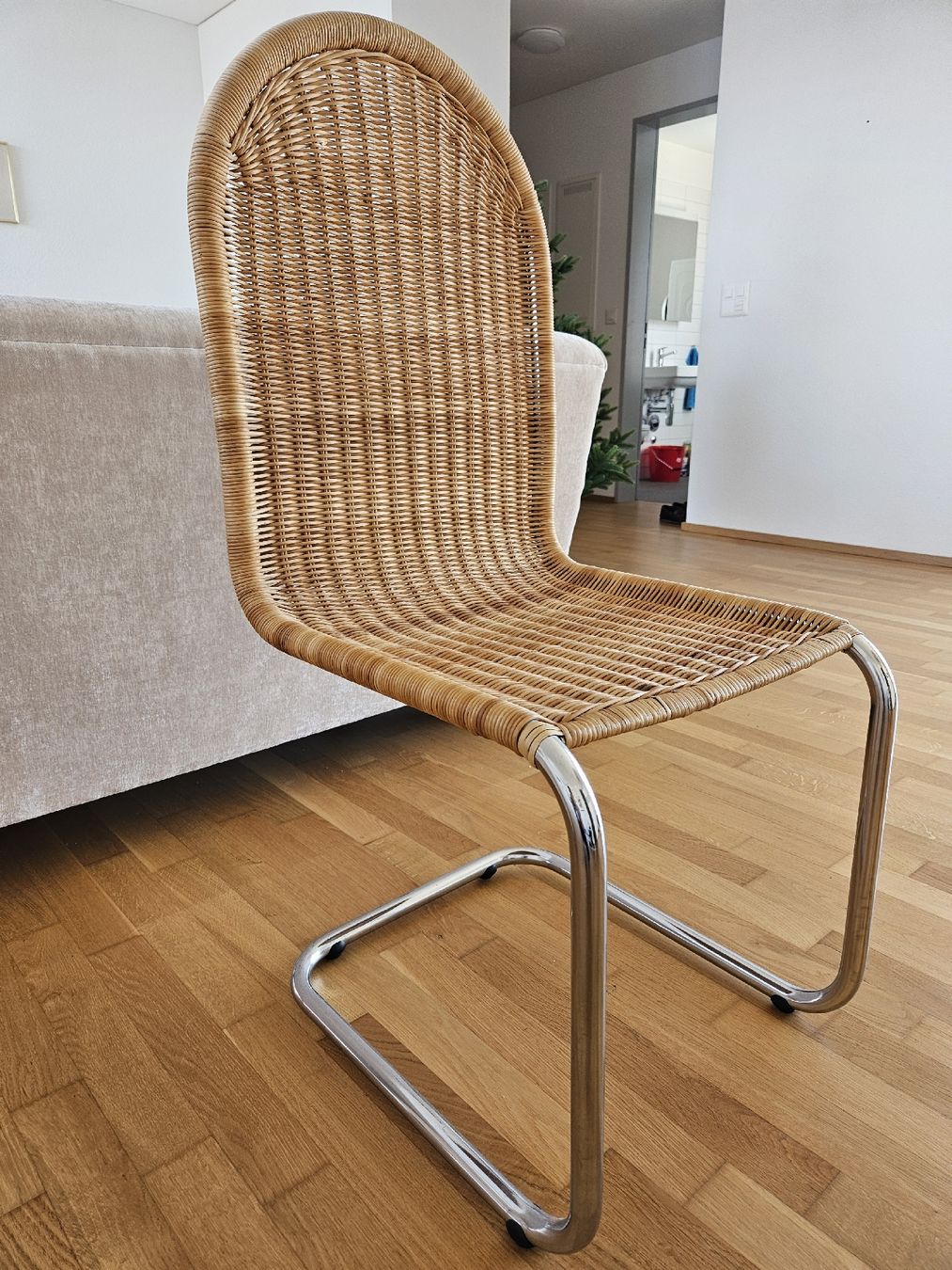 Stühle: 2 Rattan Stühle  – Gebraucht aus Obfelden von HBCQW