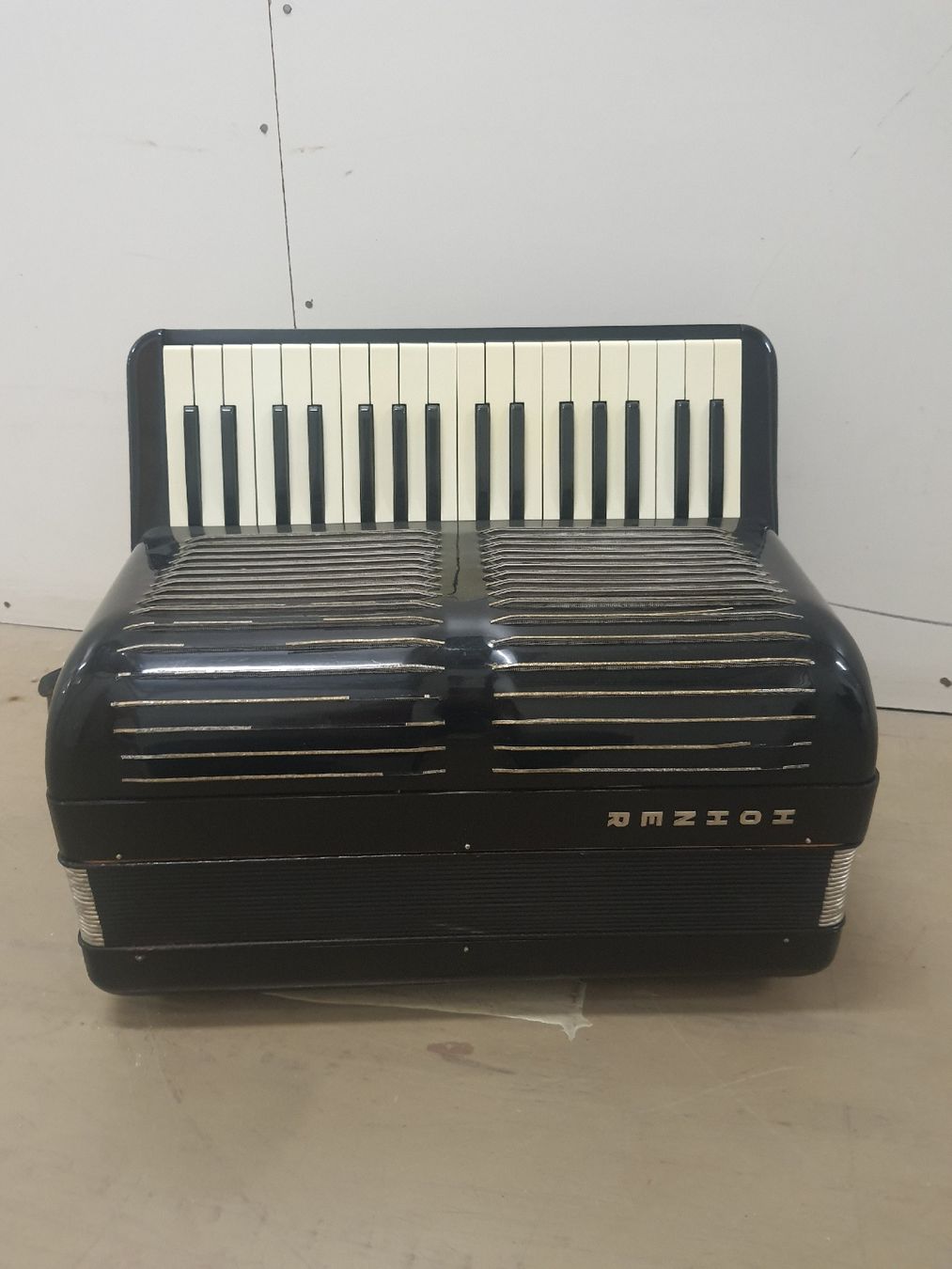 Hohner Strumenti musicali: accordéon à piano hohner – Usato da Pont-de-la-Morge venduto da Mirabelle0 4