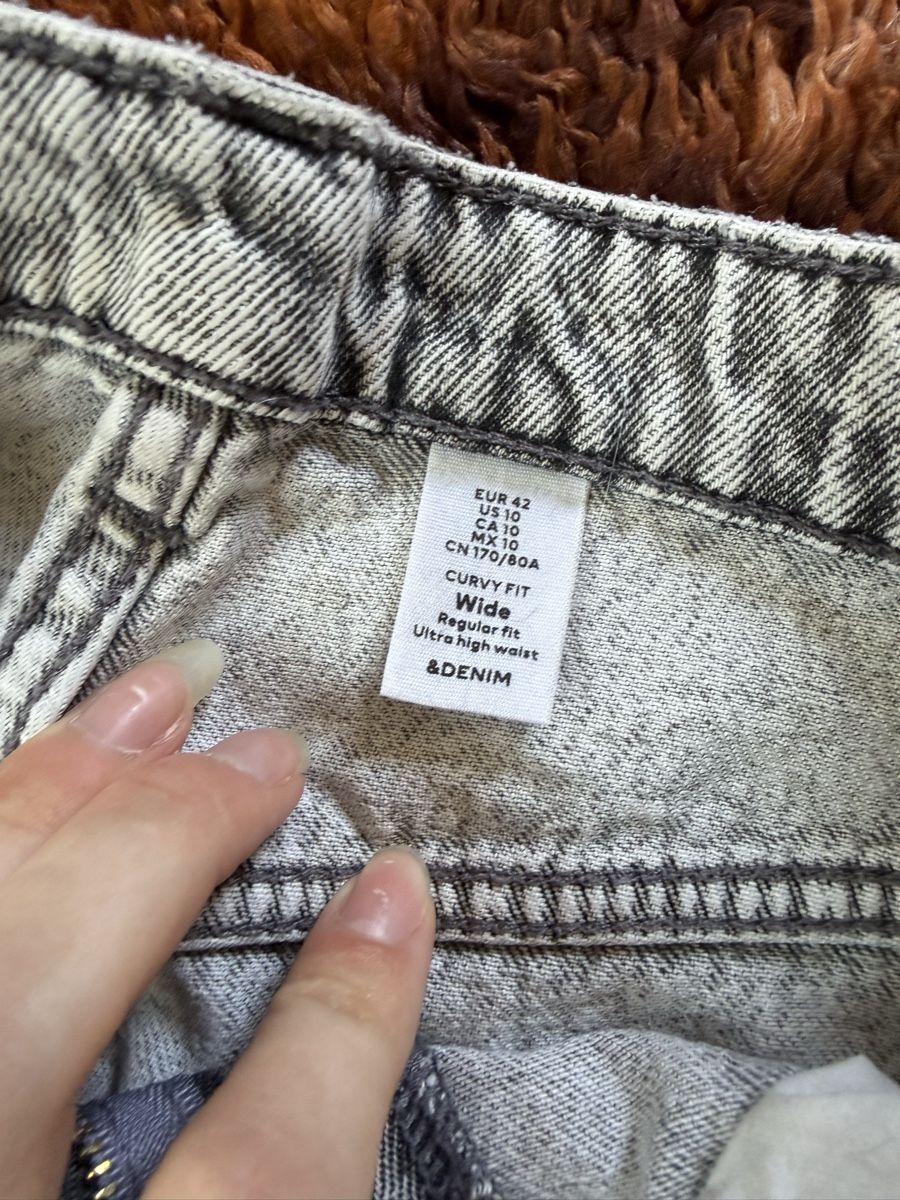 H&M Jeans: Jeans WIDE EUR 42 / US 10 – Nuovo (secondo la descrizione) da Hüttwilen venduto da sar_8gj7 2