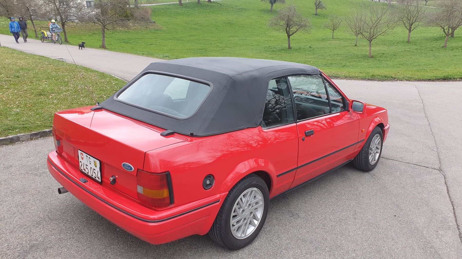 Ford Automobili: Ford Escort XR3i Cabrio – Usato da Wil SG venduto da Shelbys 8