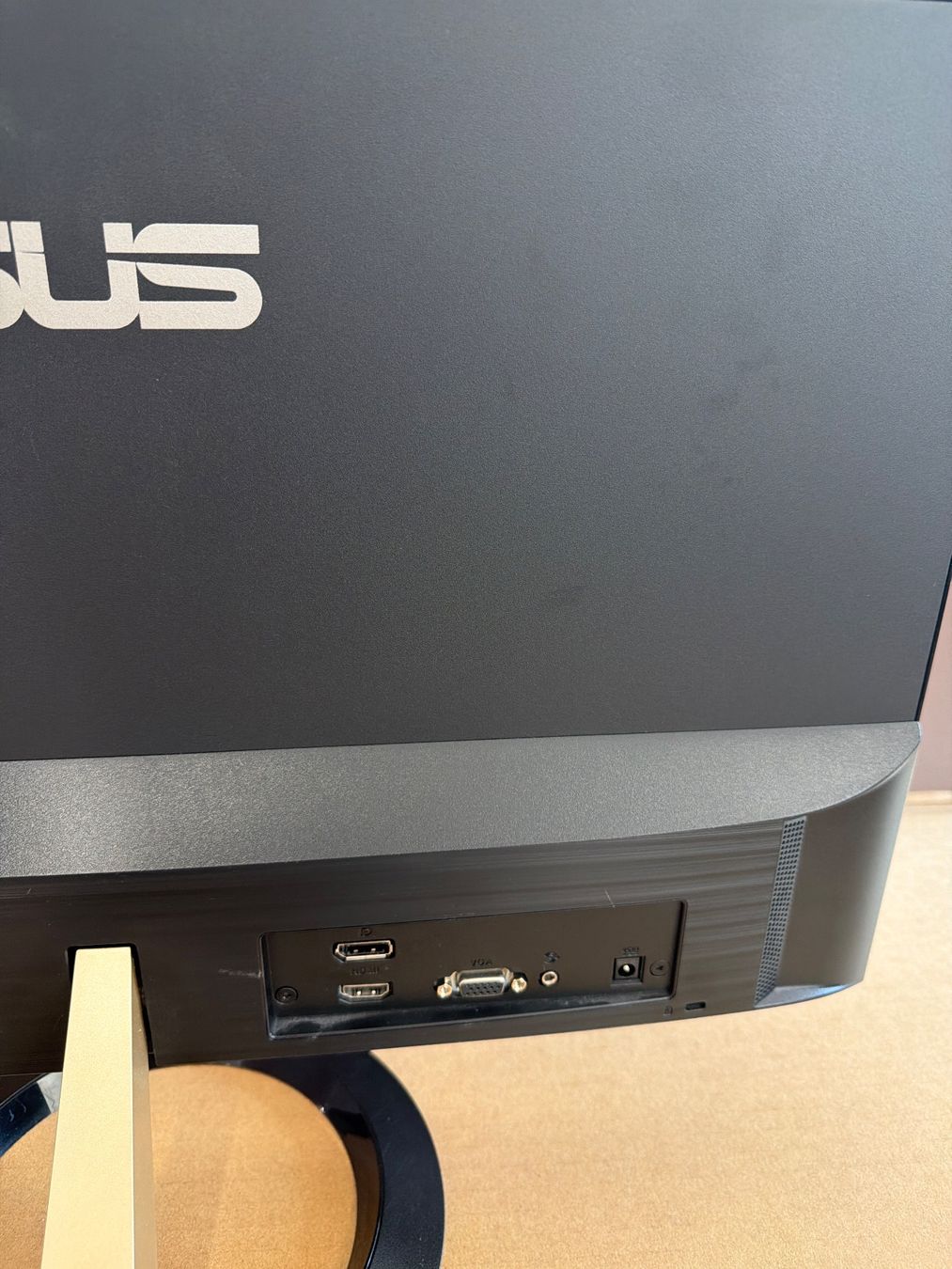 Asus Monitor: ASUS VZ249Q 23.8" Monitor – Usato da Dietlikon venduto da ComdatAG 5