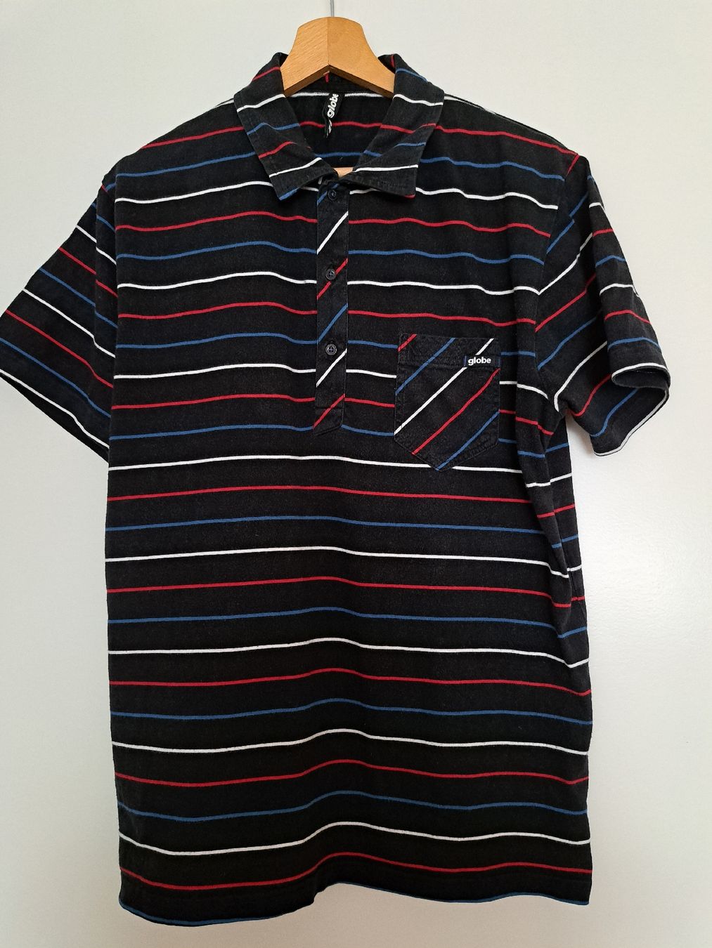 Magliette Polo: Globe Poloshirt Gr. L schwarz mit Streifen – Usato da Bellach venduto da TORA4
