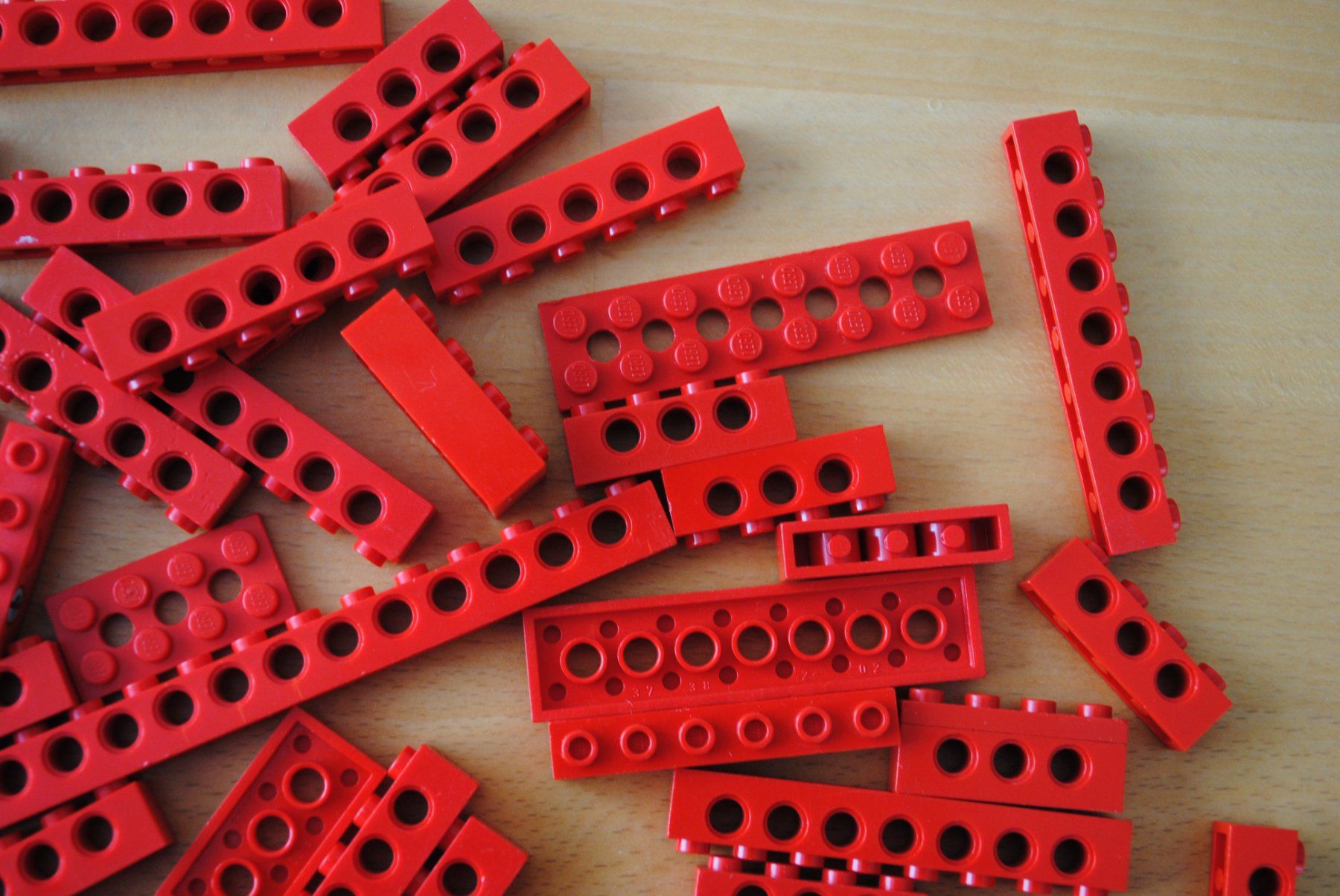 Lego Kit di costruzioni: Legoteile:- diverse rote Technic Balken    /G09/1 – Usato da St. Gallen venduto da Bisaknosp 6